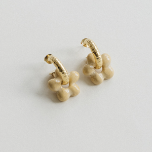 Pendientes aro flor beige