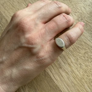 Anillo meñique plata dos iniciales